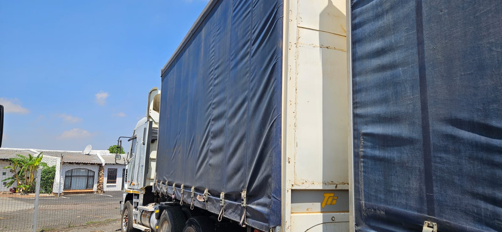 Afrit tautliner superlink trailer